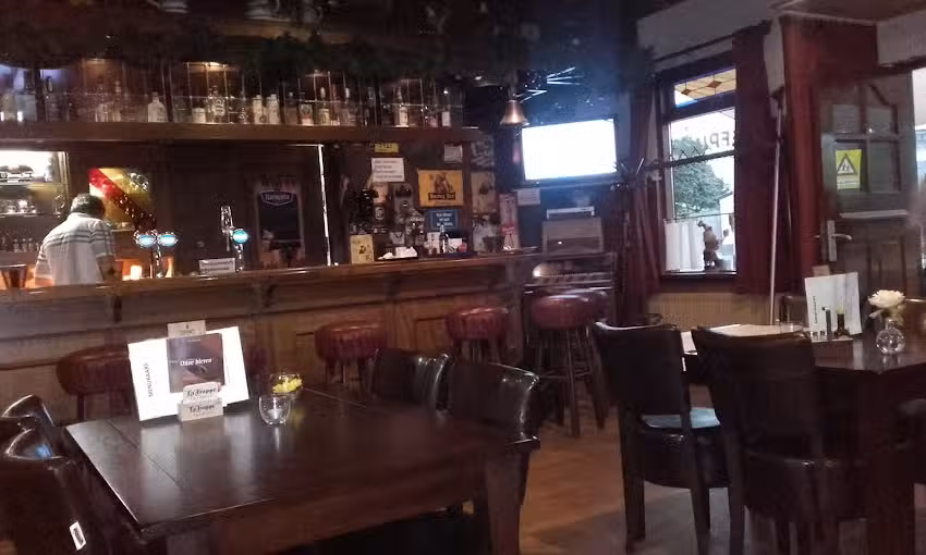 Eetcaf&eacute; B & B Trefpunt