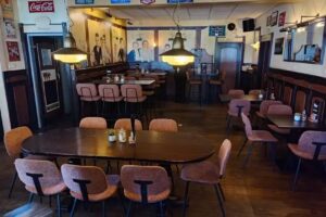 Eetcaf&eacute; &ndash; Cafetaria &ndash; Zalencentrum Dwars