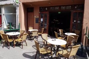 Eetcaf&eacute; De Padang