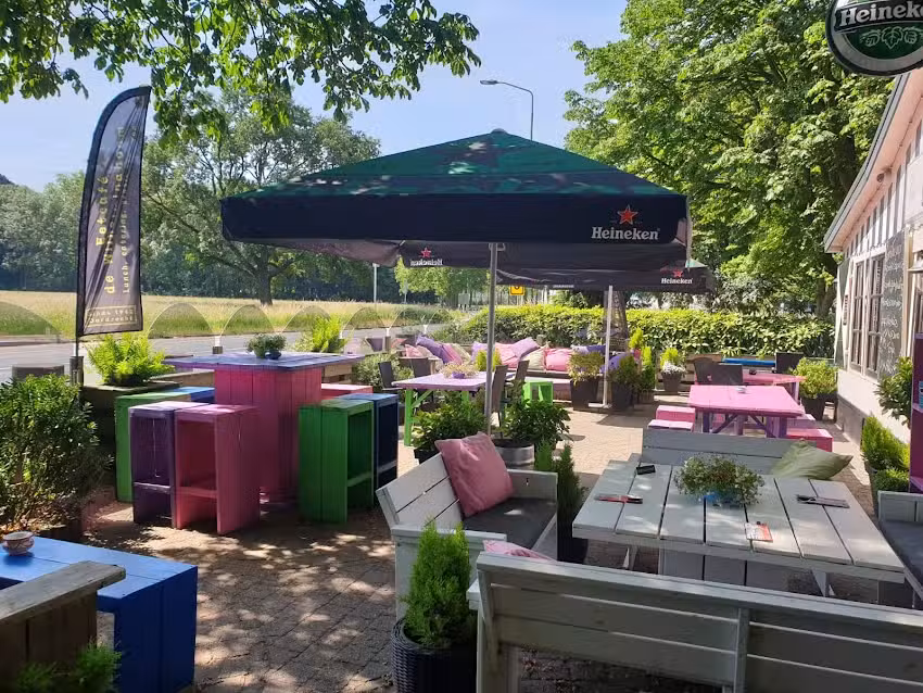 Eetcaf&eacute; De Wilhelminaboom