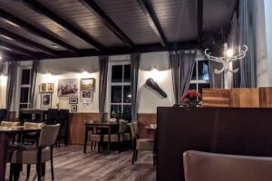 Eetcaf&eacute; en Cafetaria De Holtenploeg