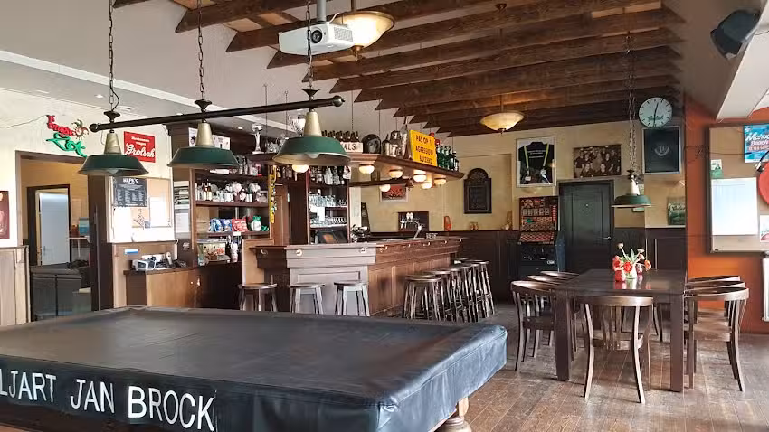 Eetcaf&eacute; Feestzaal Snackbar De Veldhoek