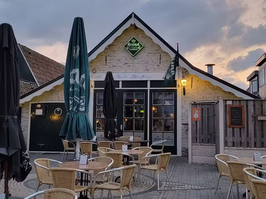 Eetcaf&eacute; &lsquo;Het oude Boothuis&rsquo;