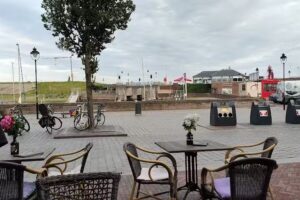 Eetcaf&eacute; Roots