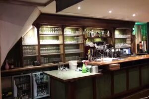 Eetcaf&eacute; &rsquo;t Far