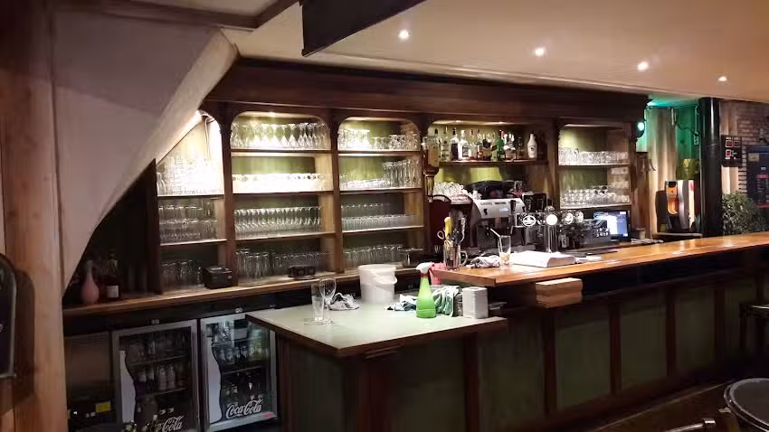 Eetcaf&eacute; &rsquo;t Far