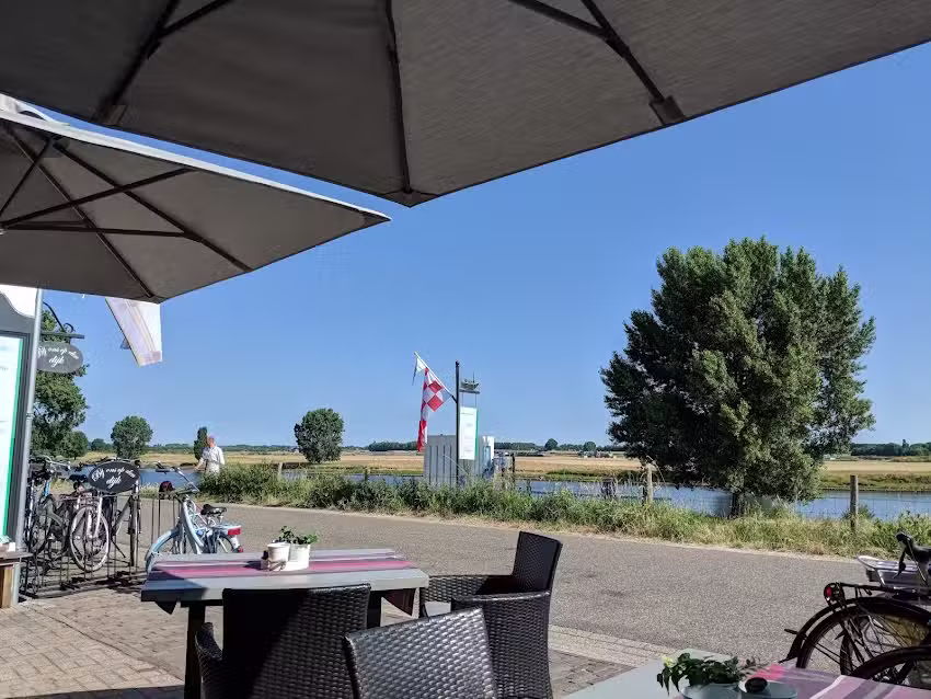 Eeterij &ldquo;Bij ons op den dijk&rdquo;