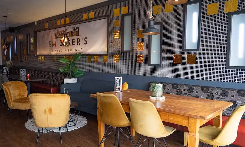 Emiclaer&rsquo;s Bistro &rsquo;n Lounge
