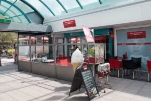 Friet & IJssalon Hoge Vucht