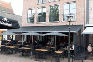 Grand Caf&eacute; 033