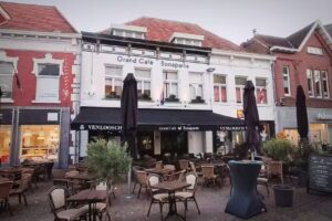 Grand Caf&eacute; Bonaparte