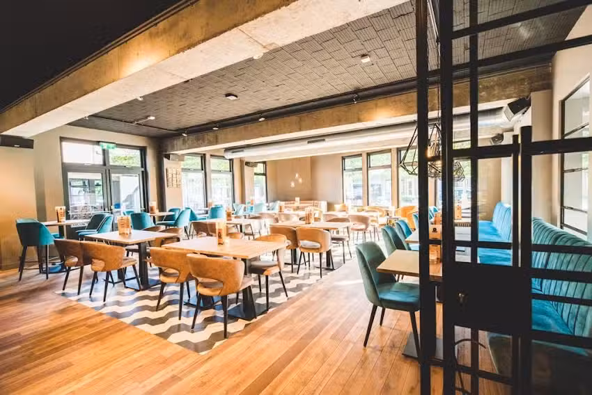 Grand Caf&eacute; / Cafetaria / Zaal &ndash; De Hof van Gilze