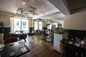 Grand caf&eacute; Chez Nous