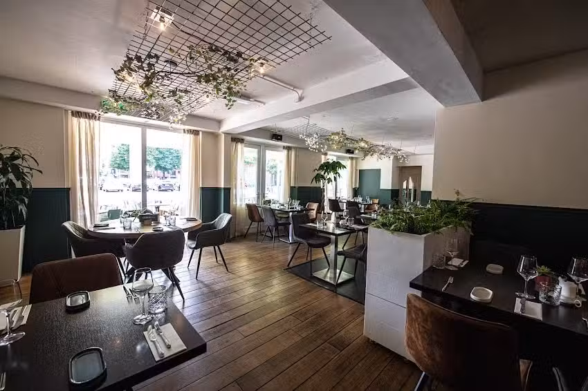 Grand caf&eacute; Chez Nous