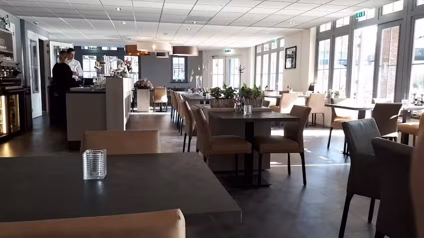 Grand Caf&eacute; De Dis