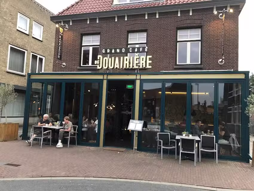 Grand Caf&eacute; De Douairi&egrave;re