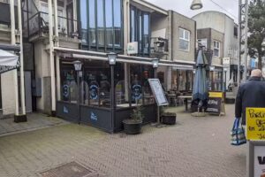 Grand caf&eacute; De Mens