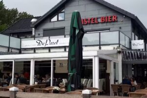 Grand Caf&eacute; de Parel