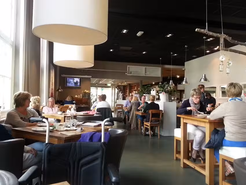 Grand Caf&eacute; De Postkamer