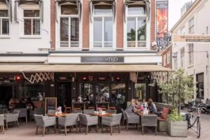 Grand Caf&eacute; De Tijd