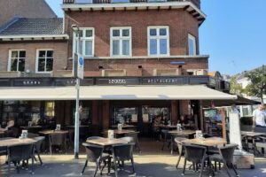 Grand-Caf&eacute; Deckers