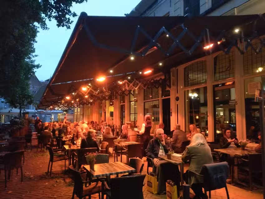 Grand cafe en wijnbar Het Wijnhuis