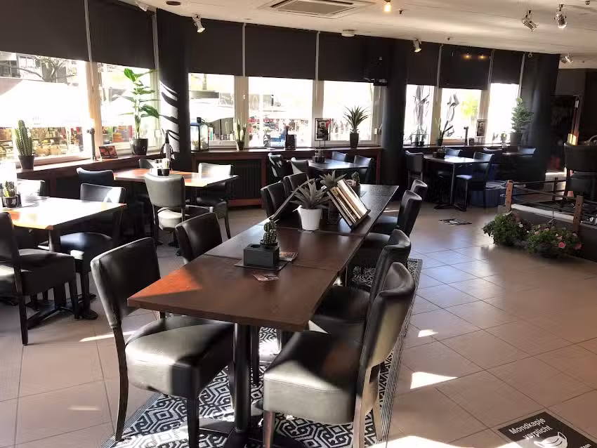 Grand Caf&eacute; Hofplein