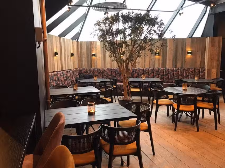 Grand caf&eacute; Noordeinde