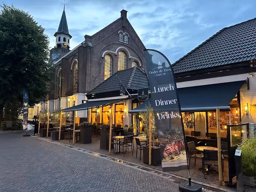 Grand Caf&eacute; onder De Toren