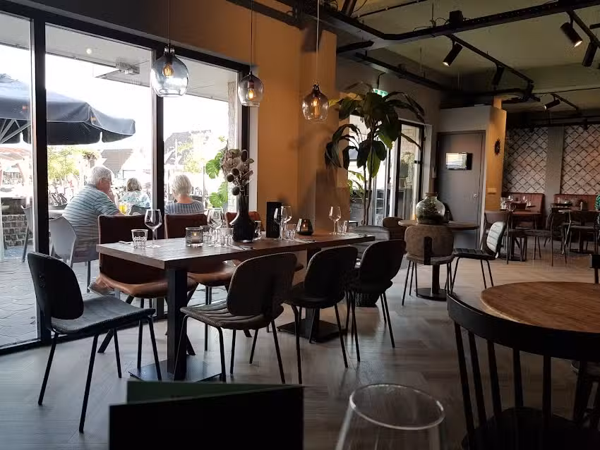 Grand Caf&eacute; PLEIN