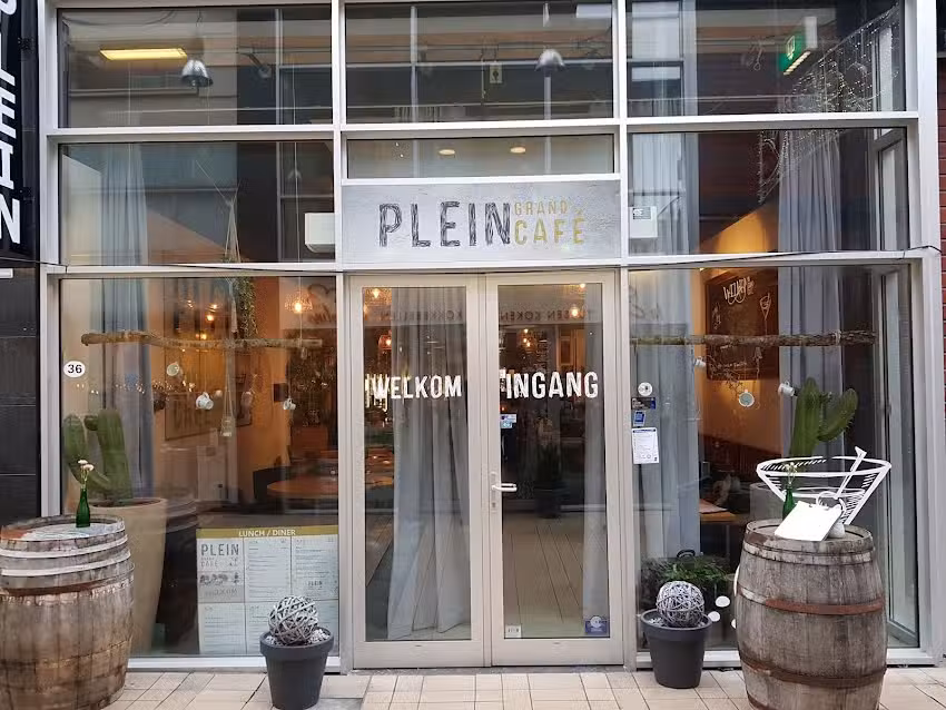 Grand Caf&eacute; Plein