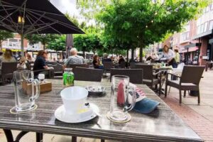Grand Caf&eacute; &ndash; Restaurant t Plein
