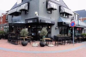 Grand Caf&eacute; Seven