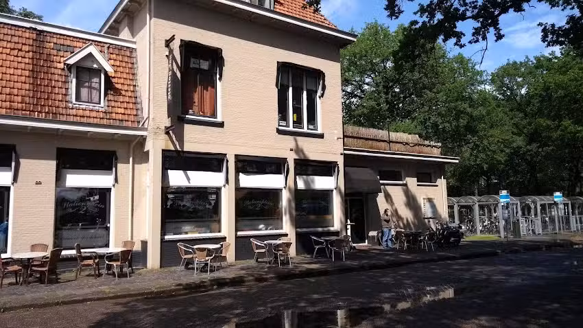 Grand Caf&eacute; Stationsplein 2