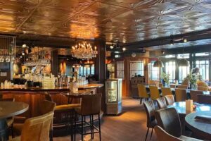 Grand Caf&eacute; Van Ruysdael