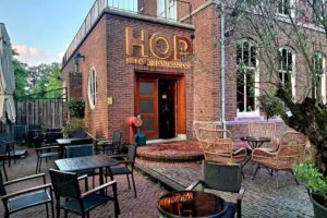 Grandcaf&eacute; Het oude postkantoor