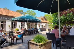 Grill-Restaurant & Bowling &ldquo;Net Iets Anders&rdquo;