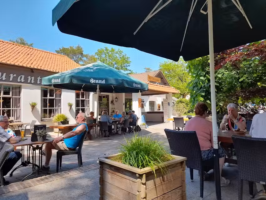 Grill-Restaurant & Bowling &ldquo;Net Iets Anders&rdquo;