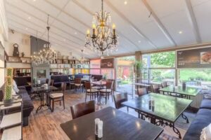 Haj&eacute; hotel-restaurant De Aalscholver