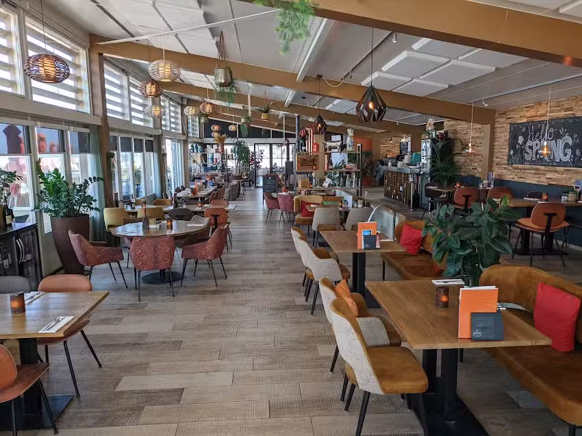 Het Strand &ldquo;restaurant aan zee&rdquo;
