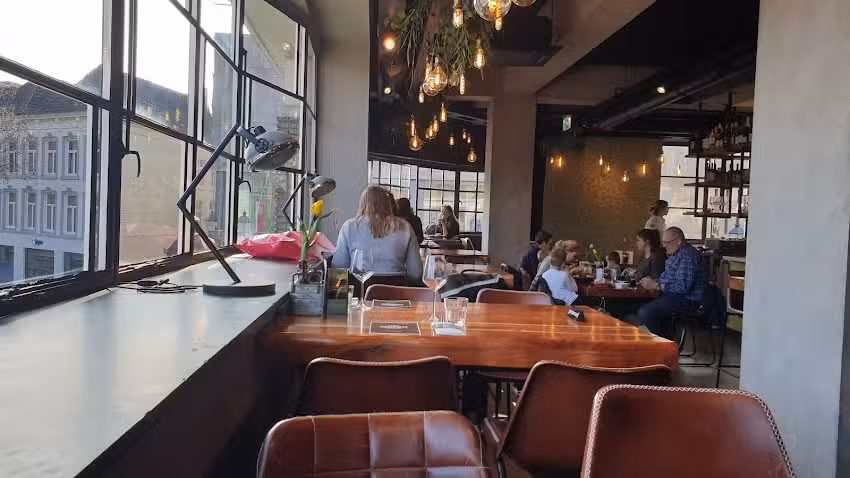 Het Warenhuis &ndash; Stadsbrasserie