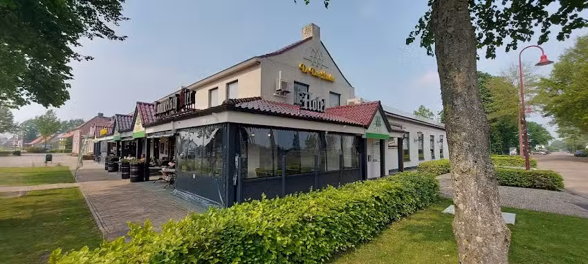 Hotel-caf&eacute;-restaurant-zaal &ldquo;De Drie Linden&rdquo;