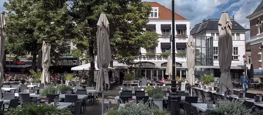 Hotel et le Caf&eacute; de Paris