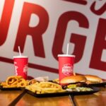 Johnny&rsquo;s Burger & O&rsquo;Tacos