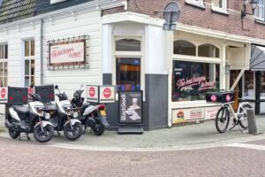 Johnny’s Burger & O’Tacos