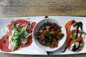 Jules&rsquo; Eten + Drinken