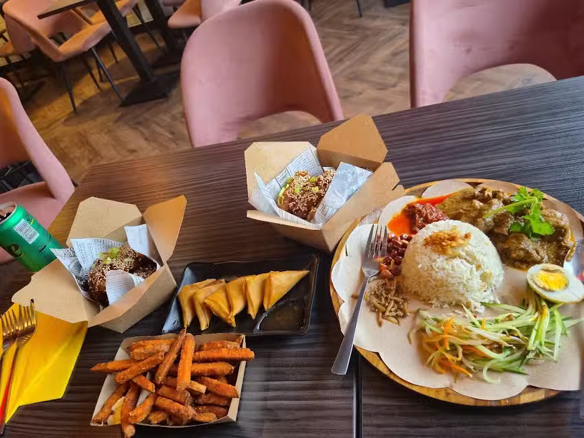 Kampong Express & Super Cr&ecirc;pe Den Haag