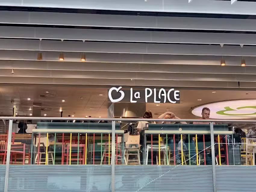 La Place Restaurant &ndash; Schiphol Lounge 1