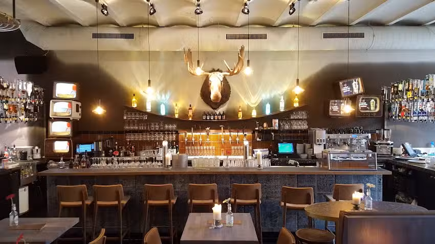 Le Grand Caf&eacute;