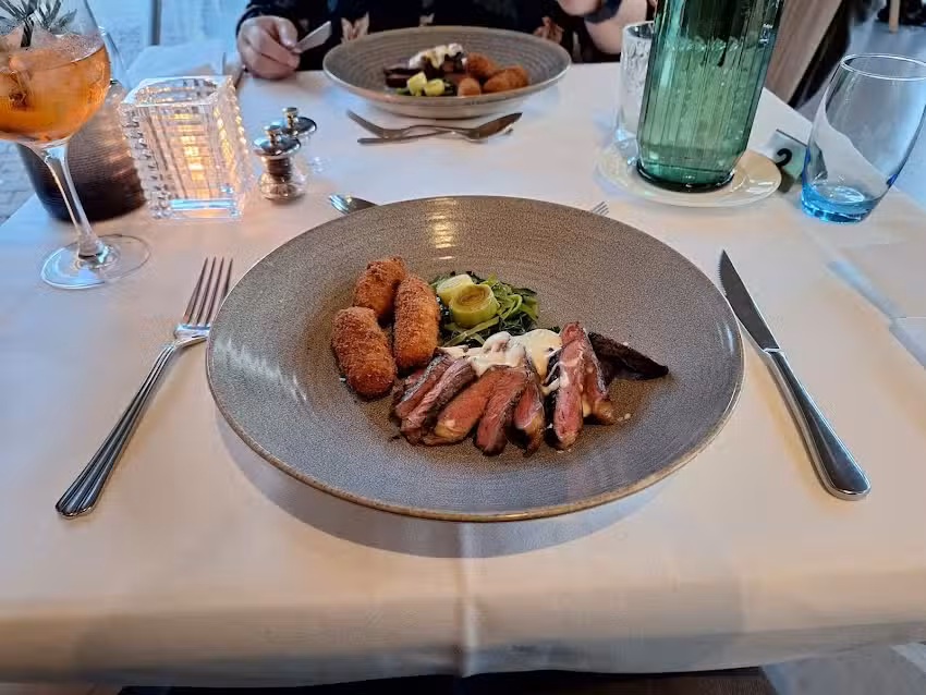 Lesrestaurant Chapeau